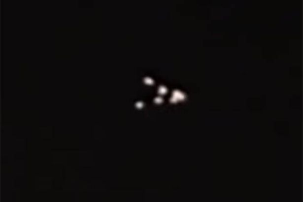 Video: Las imágenes capturan grupos adicionales de OVNIS de EE.UU ...
